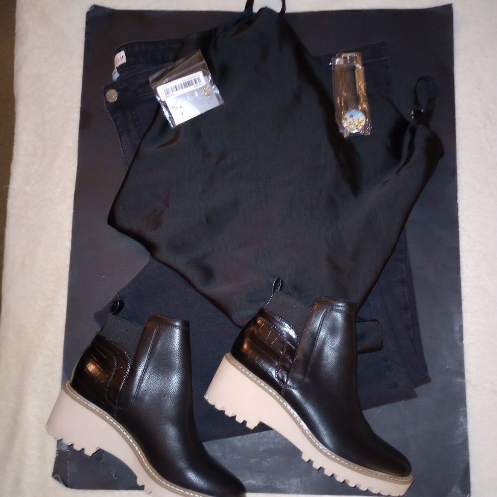 Dolce Vita Rango Lug Heel Ankle Booties